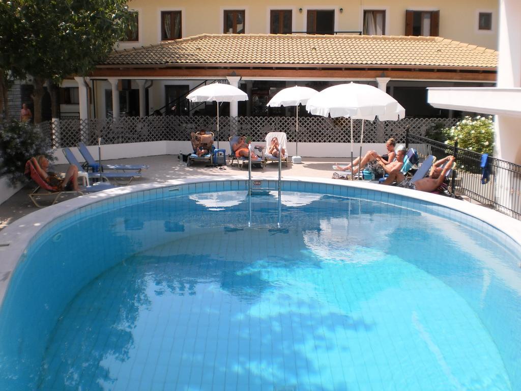 Oasis Hotel Parga Exterior photo
